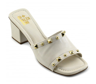 SANDALIA ZUECO TACHAS