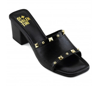 SANDALIA ZUECO TACHAS