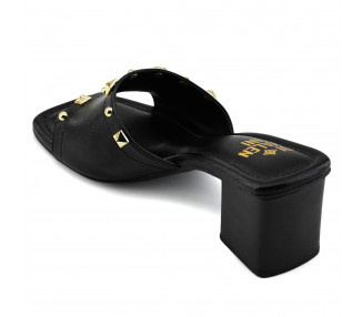 SANDALIA ZUECO TACHAS