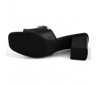 SANDALIA ZUECO TACHAS