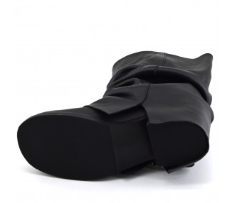 BOTA ARRUGADA CON HEBILLA